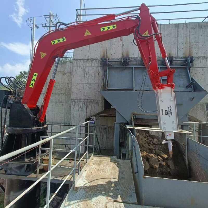 Remote control crusher mechanical arm, safe operation, labor saving, no shutdown impact on mining production
